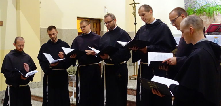 Koncert scholi gregoriańskiej