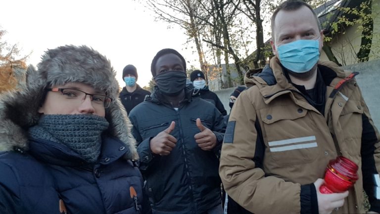 Pożegnanie zmarłych ojców z klasztoru